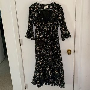 Co & Co Cocoa Celie black ruffled wrap dress with white flowers Size Medium